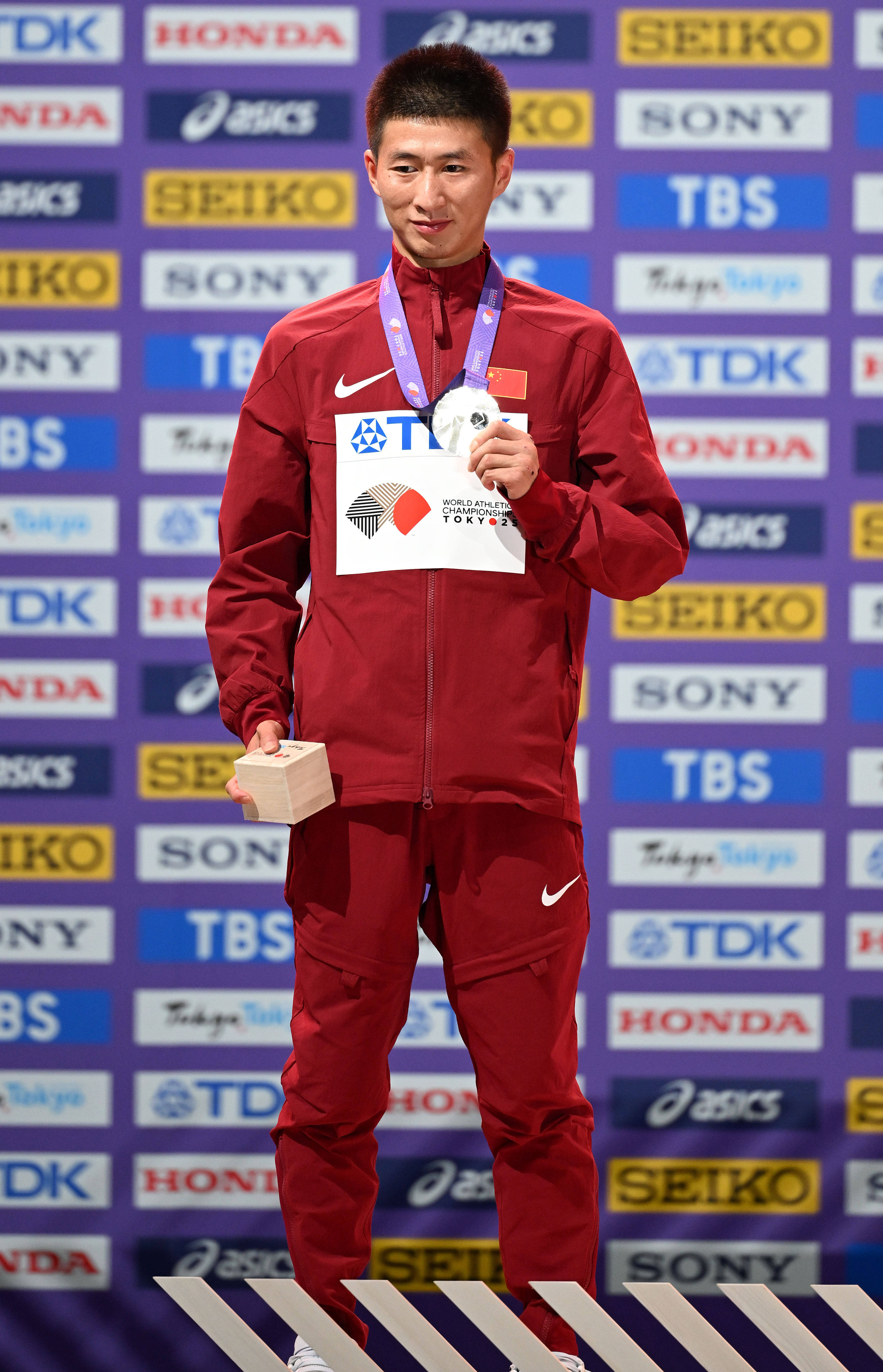 委内瑞拉运动员在田径项目中夺冠